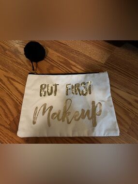 Mud Pie Makeup Bag